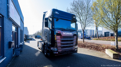 20260329-Tom-Holding-00077